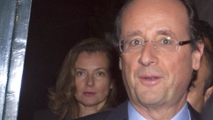 Valérie Trierweiler et François Hollande le soir de sa victoire à la primaire PS (JOEL SAGET/ AFP)