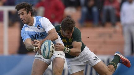 Marcelo Bosch plaqué par JJ Engelbrecht (JUAN MABROMATA / AFP)