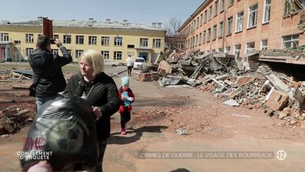 Crimes de guerre en Ukraine : une école peut-elle être considérée comme une cible militaire légitime ? (COMPLÉMENT D'ENQUÊTE/FRANCE 2)