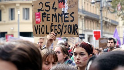 Manifestation contre les violences faites aux femmes, à Marseille (Bouches-du-Rhône) le 23 novembre 2024 (NICOLAS VALLAURI / MAXPPP)