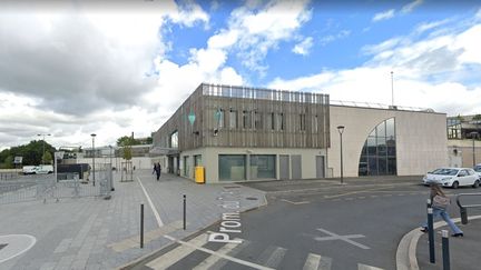 Une jeune femme brûlée à la bouche et à la trachée après avoir consommé le 21 avril 2023 un jus de pomme acheté dans un café de la gare RER de Torcy (Seine-et-Marne). (GOOGLE STREET VIEW)