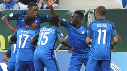 Les Français sont champion d'Europe U19 en titre. (DANIEL ROLAND / AFP)