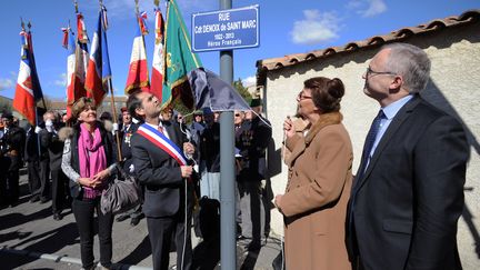 Le maire de B&eacute;ziers (H&eacute;rault), Robert M&eacute;nard, inaugure une&nbsp;"rue du Commandant-Helie-Denoix-de Saint-Marc", le 14 mars 2015, en remplacement de la "rue du 19-Mars-1962". (SYLVAIN THOMAS / AFP)