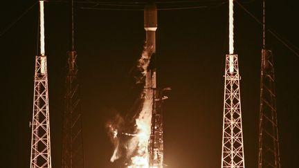 La fusée Falcon 9 a décollé de Cape Canaveral (Floride) dans la nuit de jeudi à vendredi pour mettre un satellite en orbite, avec "Tempo" à son bord. (JOE MARINO / MAXPPP)