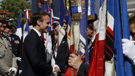 Militaire_8mai_Macron_V3