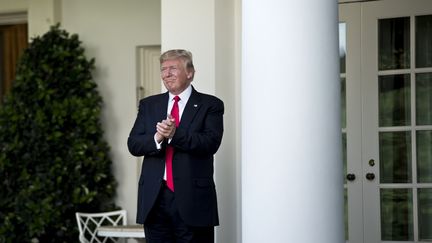 Donald Trump le 1 juin 2017 dans le jardin de la Maison Blanche à Washington (États-Unis).&nbsp; (BRENDAN SMIALOWSKI / AFP)