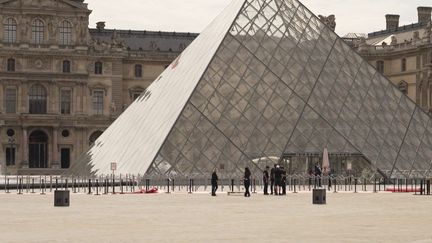 JO 2024 : Paris accueille le monde au Louvre (France 2)