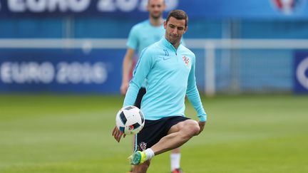 Darijo Srna, latéral et capitaine de la Croatie.  (CHARLY TRIBALLEAU / AFP)