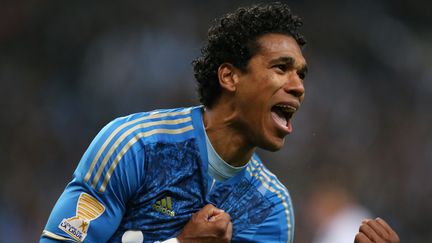 La joie de Brandao, unique buteur de la finale de la Coupe de la Ligue OM-OL, le 15 avril 2012. (KENZO TRIBOULLIARD / AFP)