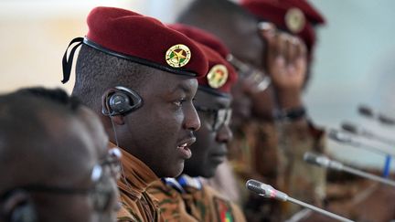 Le capitaine Ibrahim Traoré, au pouvoir au Burkina Faso, s'exprime à Saint-Pétersbourg (Russie), le 29 juillet 2023. (ALEXEY DANICHEV / AFP)