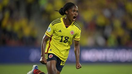 La Colombienne Linda Caicedo après un but inscrit face à l'Argentine à la Copa América, le 25 juillet 2022. (RAUL ARBOLEDA / AFP)