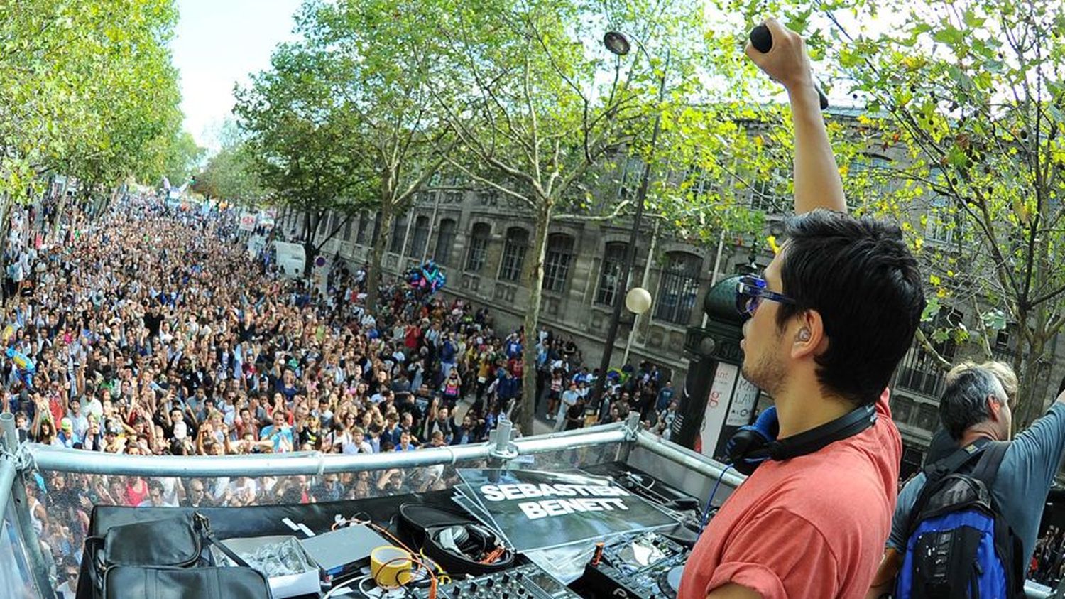 La Techno  Parade f te samedi 15 ans de lutte pour les sons 