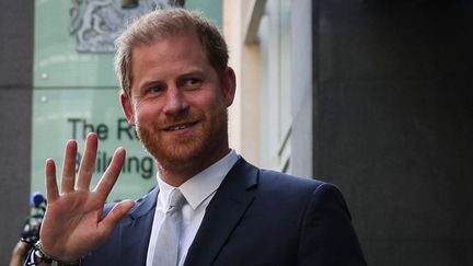 Le prince Harry quitte la Haute Cour de justice, à Londres, le 7 juin 2023. (ADRIAN DENNIS / AFP)