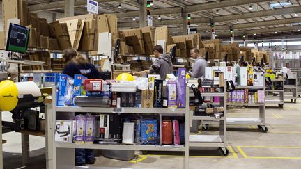 Le site Amazon de Chalon-sur-Saône (Saône-et-Loire), le 13 décembre 2012. (PHILIPPE MERLE / AFP)