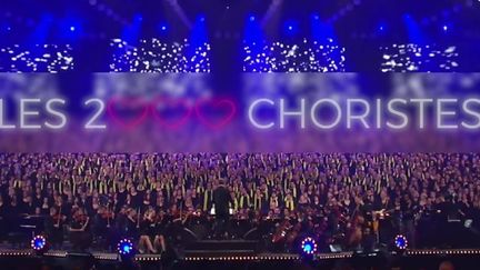 2000 choristes chantent à l'unisson pour Choeur en fête 
 (Chœur en fête )