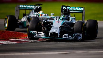 Rosberg devant Hamilton (VLADIMIR RYS PHOTOGRAPHY / GETTY IMAGES NORTH AMERICA)