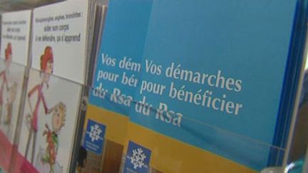 "Le RSA sépare les catégories de bénéficiaires davantage que ne pouvait le faire le RMI", estime la Cour des Comptes. (France 3)