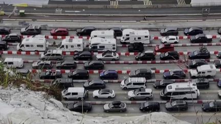 Circulation : un embouteillage énorme paralyse le port de Douvres