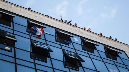 Emmanuel Macron à son QG de campagne, dans le 15e arrondissement de Paris, le 23 avril 2017.&nbsp; (TRISTAN REYNAUD/SIPA / SIPA)