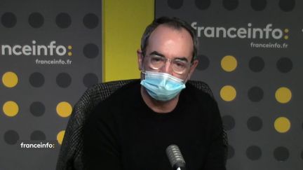 Bruno Solo, le conteneur de la série de France 5 : "La guerre des trônes". (CAPTURE D'ECRAN DAILYMOTION)