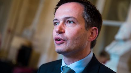 Le député Les Républicains Constructifs Pierre Yves Bournazel à la salle des quatre colonnes avant la séance de questions au gouvernement à l'Assemblee nationale. (CHRISTOPHE PETIT TESSON / MAXPPP)