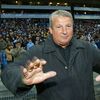 L'entra&icirc;neur de football Rolland Courbis, au stade V&eacute;lodrome &agrave; Marseille (Bouches-du-Rh&ocirc;ne), le 16 avril 2005. (ANNE-CHRISTINE POUJOULAT / AFP)