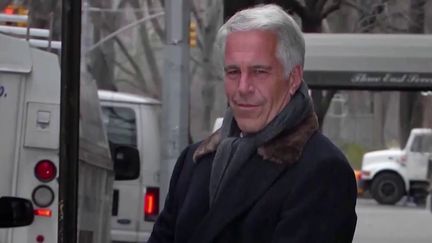 L'homme d'affaires Jeffrey Epstein aurait agressé des mineures jusqu'à son arrestation en juillet 2019. il aurait emmené les jeunes filles sur une île qu'il possédait dans les Caraïbes. (France 2)