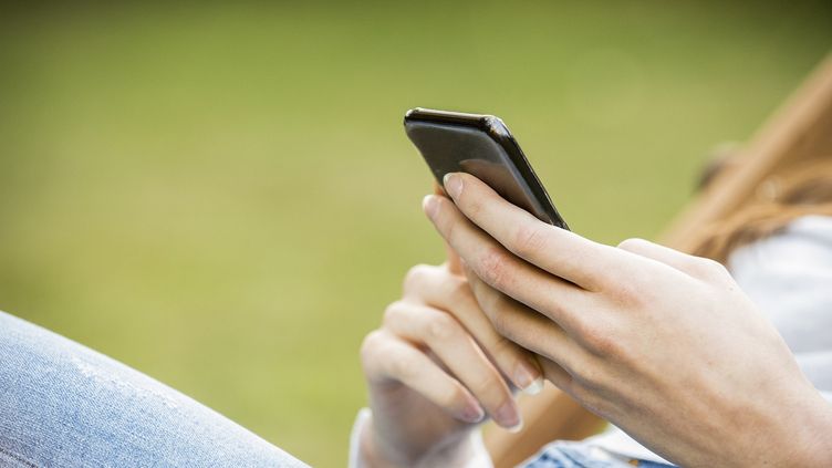 Attention aux ondes émises par les téléphones et objets connectés