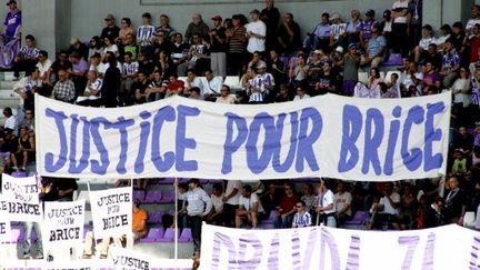 En avril 2010, lors d'un match Toulouse-Auxerre, les supporters du club toulousain réclamaient justice. (citizenside.com / AFP)