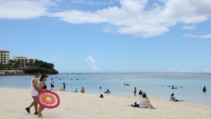 Sur la plage de sable blanc, la menace nucléaire nord-coréenne paraît bien lointaine. (ANGÉLIQUE FORGET / RADIO FRANCE)