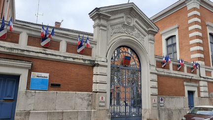 La mairie de Montbauban (Occitanie). (BÉNÉDICTE DUPONT / RADIO FRANCE)