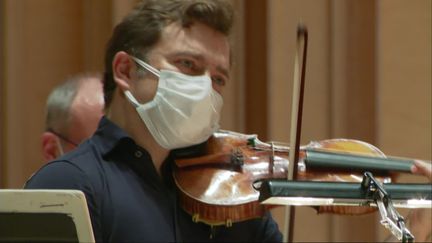 Renaud Capuçon en répétition à Poitiers avec l'Orchestre de chambre Nouvelle-Aquitaine (F. Bombard / France Télévisions)