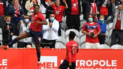 Grâce a un beau but d'attaquant de pointe, Jonathan David a donné la victoire à Lille, face à Montpellier, dimanche 29 août (2-1) (DENIS CHARLET / AFP)