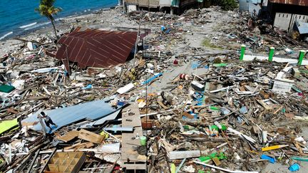 Vue sur l'île de Célèbes, en Indonésie, le 3 octobre 2018, après le séisme et le tsunami du 28 septembre 2018 qui a dévasté l'île.&nbsp; (JEWEL SAMAD / AFP)