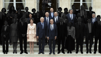 EN IMAGE. Quels sont les ministres qui ont survécu au quinquennat de François Hollande ? (LIONEL BONAVENTURE / AFP)