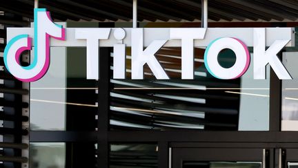 Les bureaux de TikTok à Culver City en Californie (Etats-Unis), le 20 décembre 2022. (MARIO TAMA / GETTY IMAGES NORTH AMERICA / AFP)