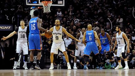 Reggie Jackson attaque Tony Parker