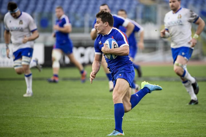 Le demi de mêlée du XV de France Antoine Dupont lors du match du Tournoi des six Nations contre l'Italie, à Rome le 6 février 2021 (FILIPPO MONTEFORTE / AFP)