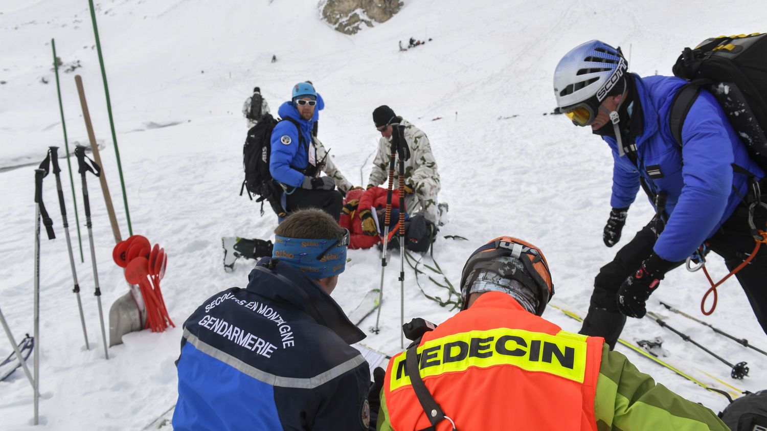 "On est appelés à intervenir sur des 'traumas' assez importants" : les secours multiplient les interventions pour le début de la saison de ski