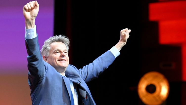 Fabien Roussel present on stage before a speech at the opening of the 39th congress of the French Communist Party, in Marseille (Bouches-du-Rhône), April 7, 2023. (NICOLAS TUCAT / AFP)