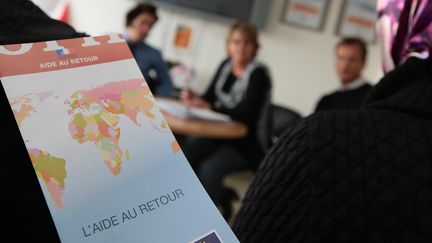 Le dispositif d'aide au retour volontaire présenté à Nice, en 2011. (FRANÇOIS VIGNOLA / MAXPPP)