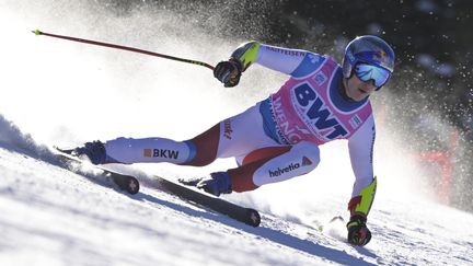 Marco Odermatt lors du super-G de Wengen le 13 janvier 2022. (FABRICE COFFRINI / AFP)