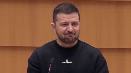 Guerre en Ukraine : Volodymyr Zelensky accueilli en héros au Parlement européen (France 2)