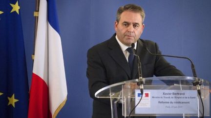 Xavier Bertrand, ministre de la Santé, lors de la conférence de presse sur la réforme du médicament, le 23 mai 2011 (AFP/JOEL SAGET)