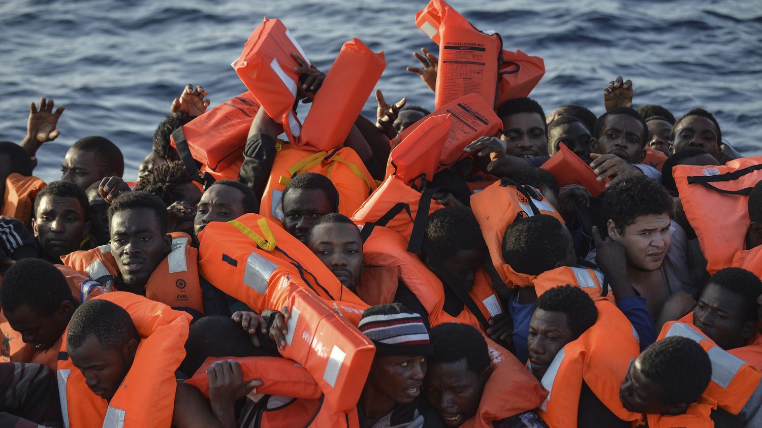 VIDEO. Près de 2 000 migrants sauvés en trois jours en Méditerranée