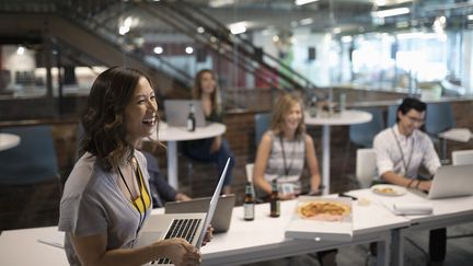 Pour être heureux dans son travail, un certain nombre de conditions sont requises : avoir pu choisir son métier , se sentir reconnu et avoir un salaire qui permette une vie décente... (GETTY IMAGES)