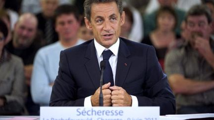 Nicolas Sarkozy en Charente, le 9 juin 2011, lors d'une table ronde sur la sécheresse. (AFP)