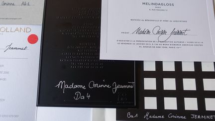 Exemples d'nvitations calligraphiées au nom de Corinne Jeammet recues pour la fashion week de janvier 2015
 (Corinne Jeammet)