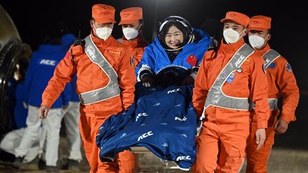 L'astronaute Liu Yang, le 4 décembre 2022, sur le site de Dongfeng en Mongolie intérieure (Chine). (LIAN ZHEN / XINHUA / AFP)