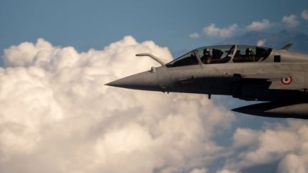 Illustration d'un&nbsp;Rafale de l'armée française. (ANGELOS TZORTZINIS / AFP)